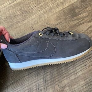 Brand new Nike size 9